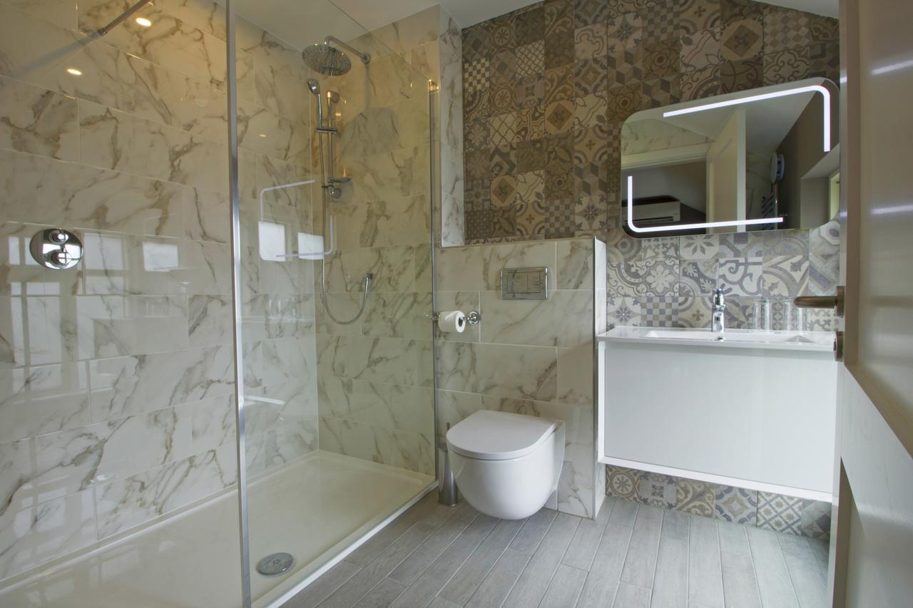 Gleesons Townhouse Booterstown Otel Dublin Dış mekan fotoğraf