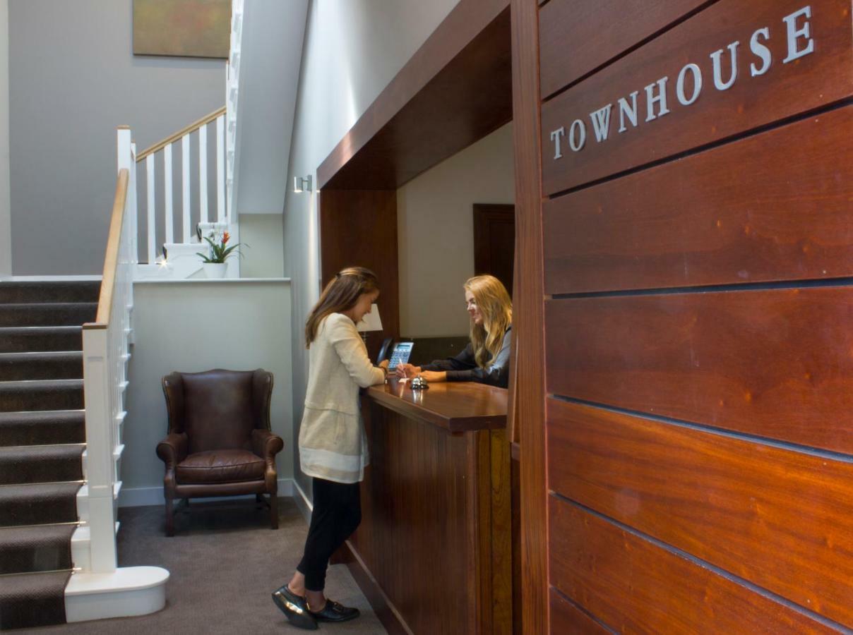 Gleesons Townhouse Booterstown Otel Dublin Dış mekan fotoğraf