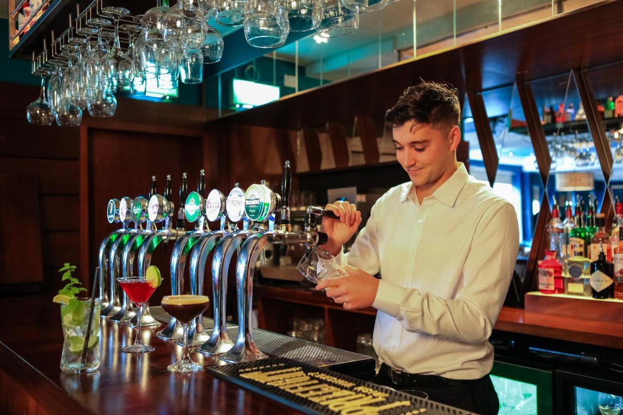 Gleesons Townhouse Booterstown Otel Dublin Dış mekan fotoğraf