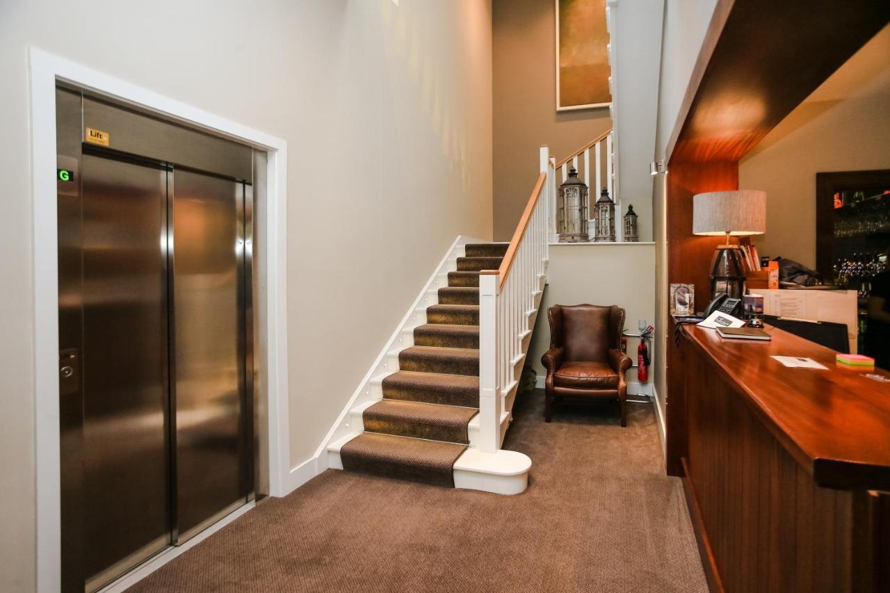 Gleesons Townhouse Booterstown Otel Dublin Dış mekan fotoğraf