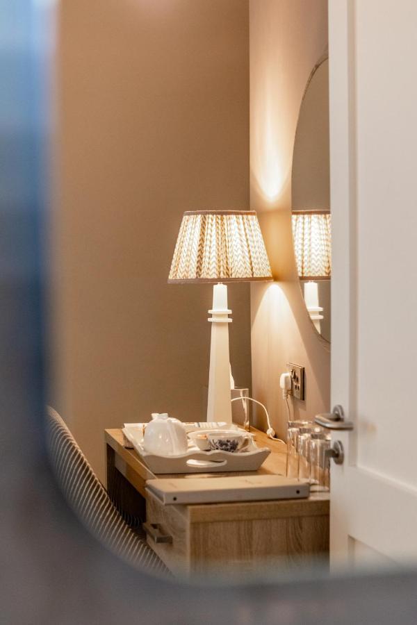 Gleesons Townhouse Booterstown Otel Dublin Dış mekan fotoğraf
