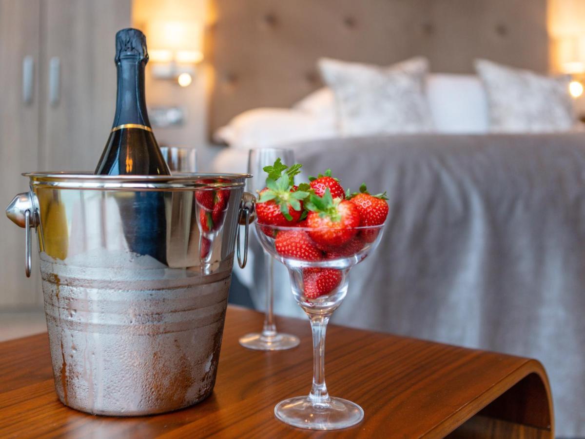 Gleesons Townhouse Booterstown Otel Dublin Dış mekan fotoğraf